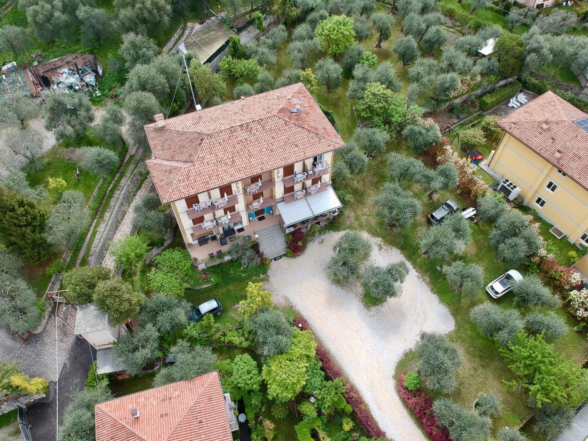 Hotel Carlo Brenzone sul Garda Zewnętrze zdjęcie