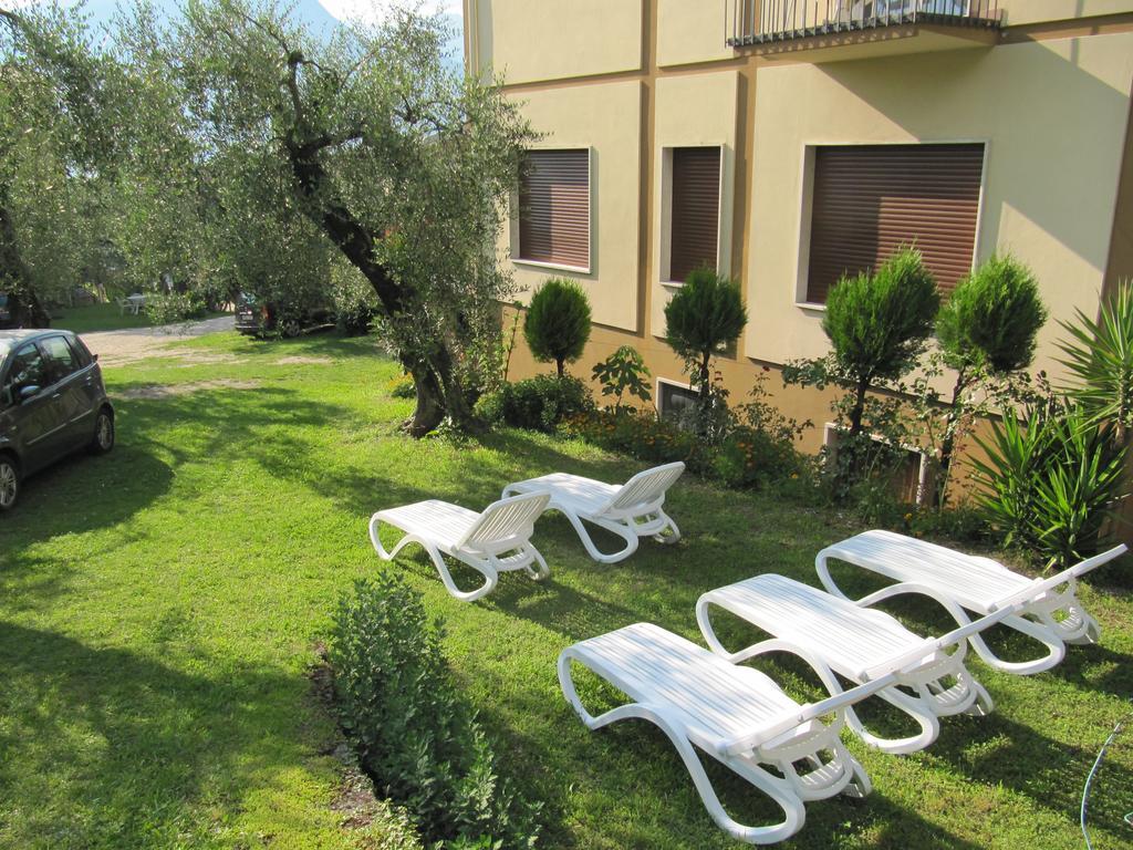 Hotel Carlo Brenzone sul Garda Zewnętrze zdjęcie