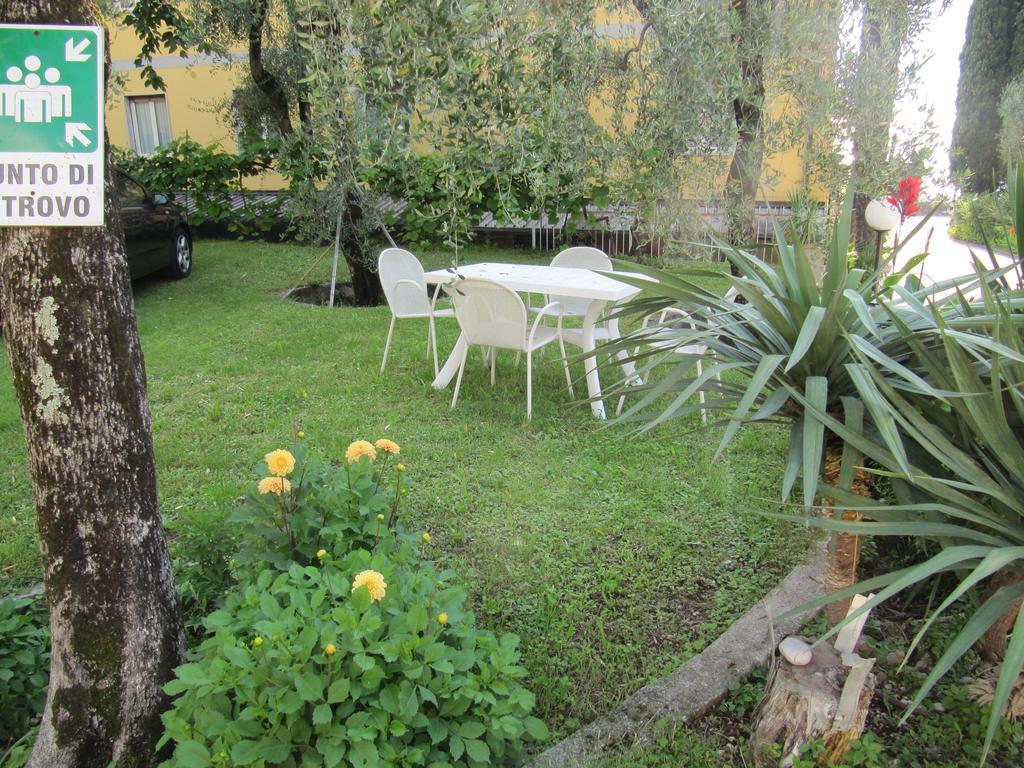 Hotel Carlo Brenzone sul Garda Zewnętrze zdjęcie